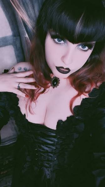 files/goth_self.jpg